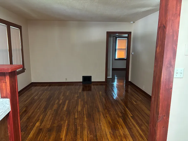 6 Lincoln St — Photo 4