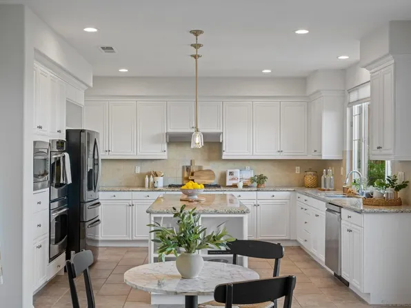 2823 Dove Tail Dr, San Marcos, CA 92078