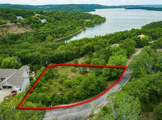 102 Hallie Dr, Blue Eye, MO 65611