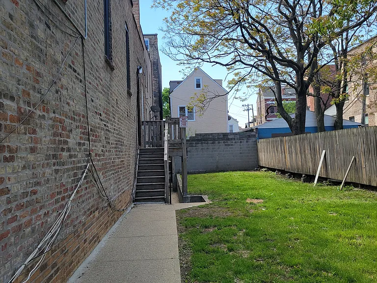 1162 W 19th St — Photo 11