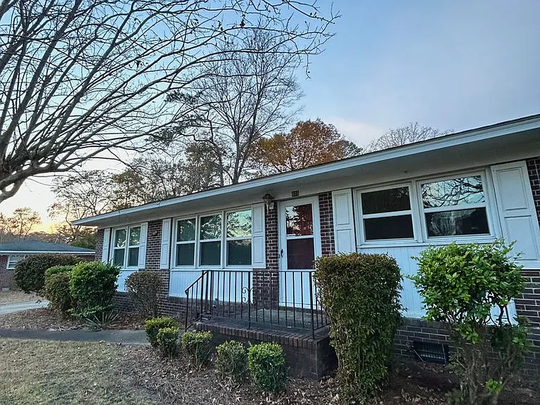 408 Lynette Dr — Photo 1