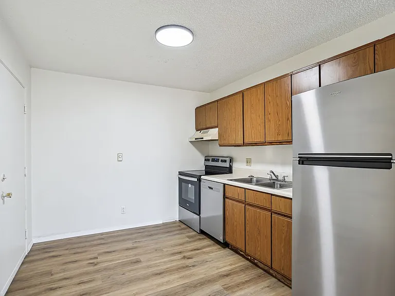 2402 High View Ct — Photo 3