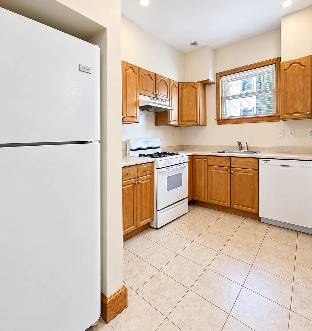 46 Gardner St — Photo 4