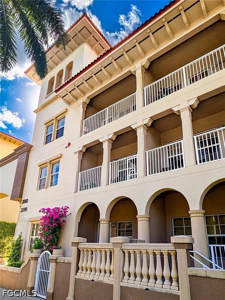 2 bed, 2.0 bath, 1114 sqft, $1,850 — Photo 2