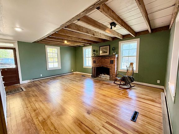 2nd image of 9 Charles St