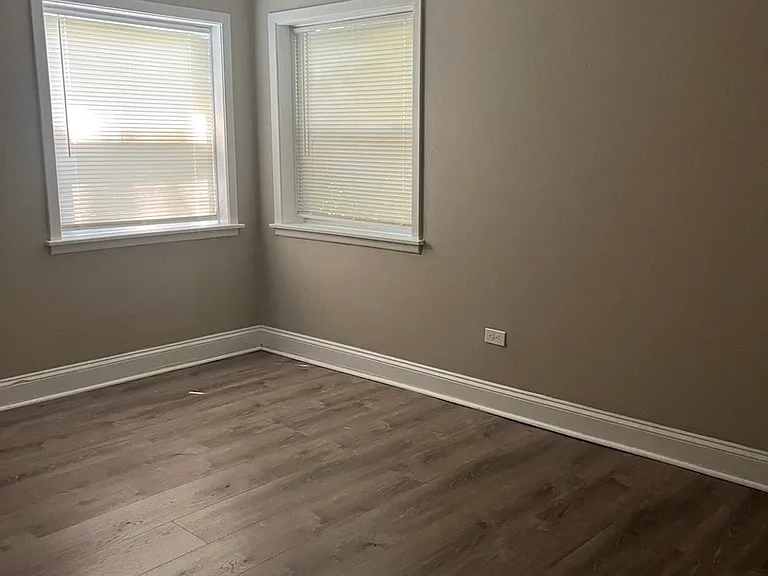 10917 S Lloyd Dr #3 — Photo 9