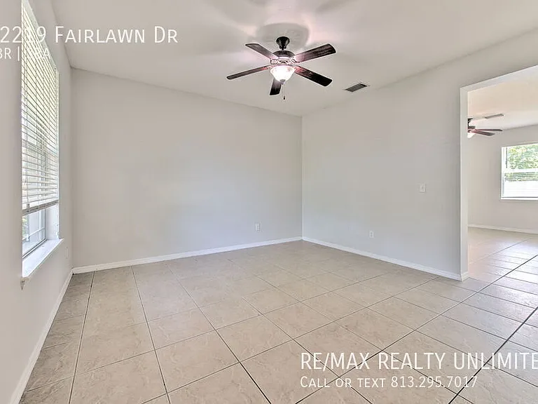 12219 Fairlawn Dr — Photo 4