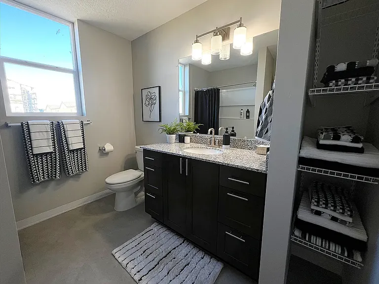 King's Peak - 1x1 Apartment - 910 Sq. Ft.