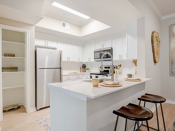 Newly Renovated Kitchen with Breakfast Bar