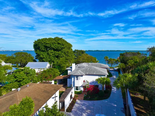 1009 S Indian River Drive, Fort Pierce, FL 34950