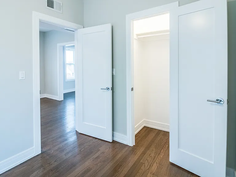 2917 W Wabansia Ave #2R — Photo 12