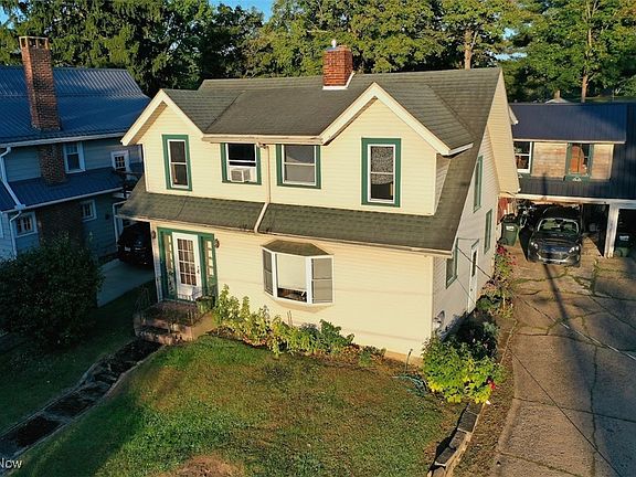 2nd image of 910 Fairview Ave