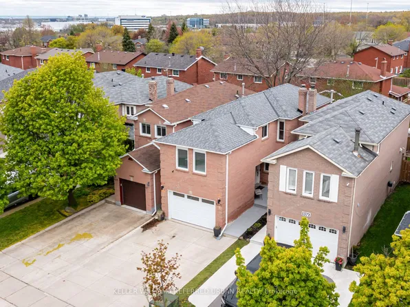 1370 Hazel McCleary Dr, Oakville, ON L6J 7B1