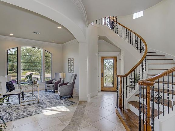 5th image of 1022 Harbour Sands Dr