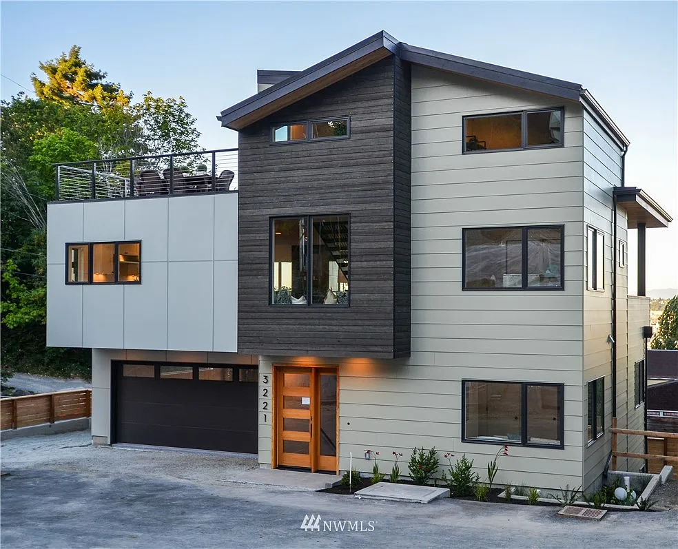 3601 Fauntleroy Avenue SW photo 1