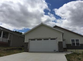 1605 W Pheasant Ridge Dr, Watford City, ND 58854