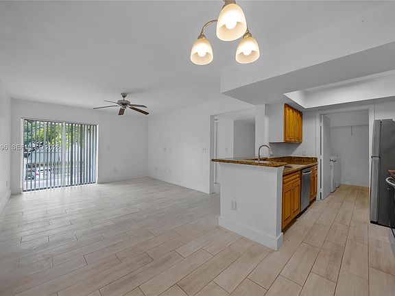3rd image of 5760 Rock Island Rd APT 321