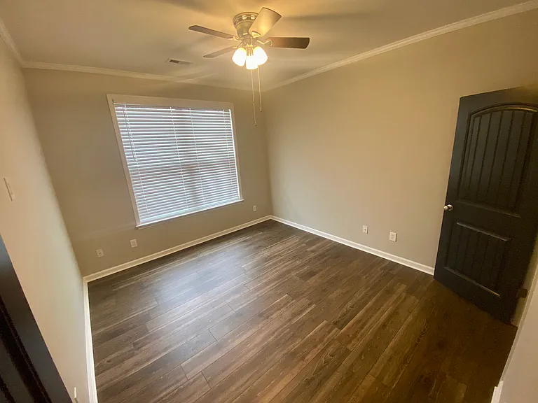 143 Stonegate Dr — Photo 16