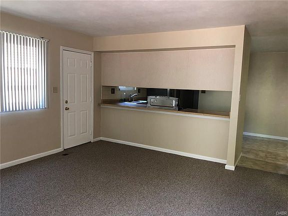5th image of 1665 Longbow Ln APT A