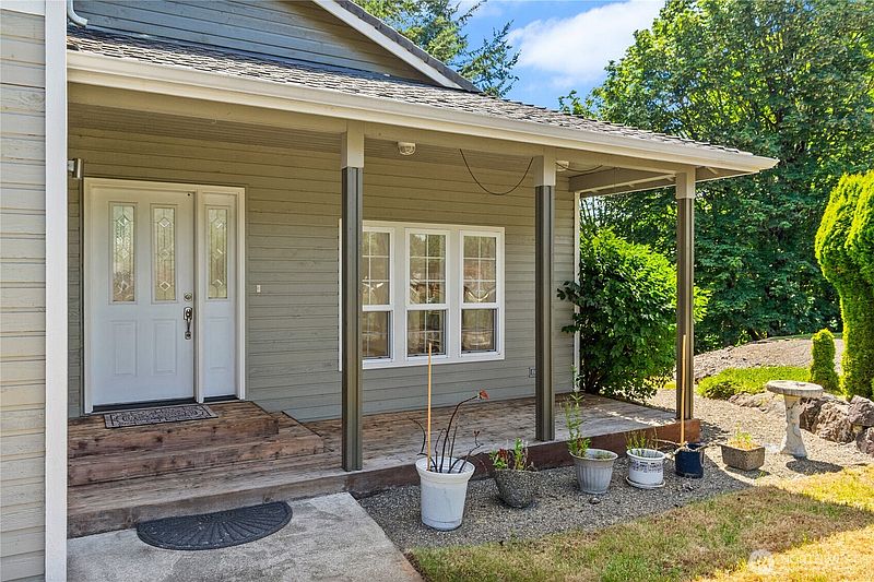 3rd image of 1815 Crosby Court SW