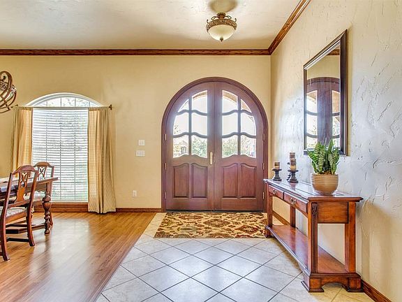 3rd image of 4614 Lovell Ln