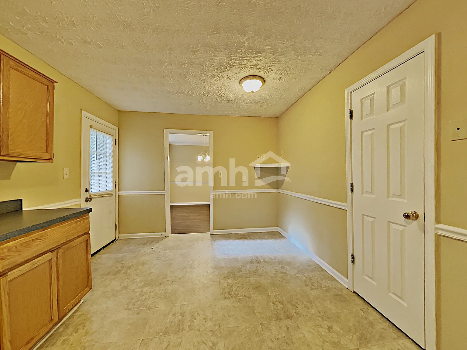 4 bed, 2.5 bath, 2100 sqft, $2,485 — Photo 4