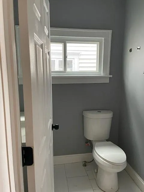 3 bed, 2352 sqft, $1,395 — Photo 4
