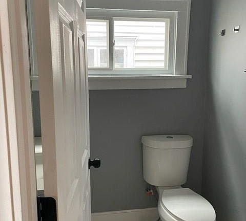 4th image of 85 Schultz Ave