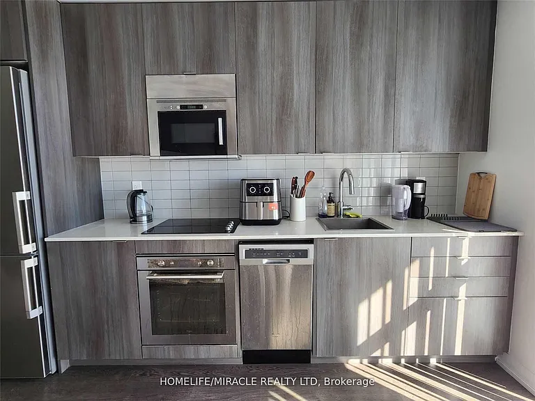 101 Erskine Ave #1406 — Photo 3