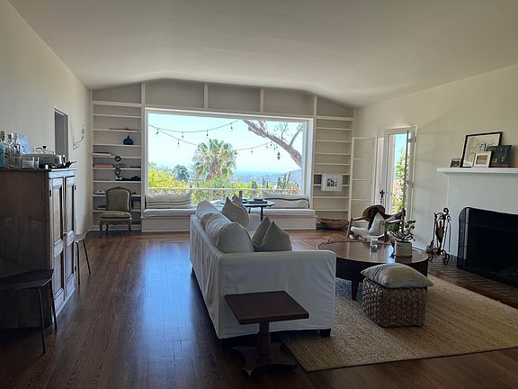 2nd image of 2117 Alameda Padre Serra