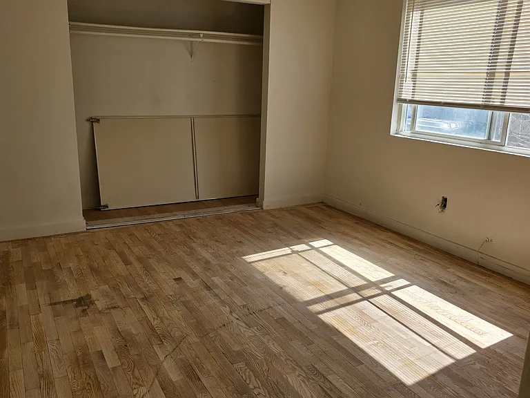 199 E 4th St #1 — Photo 2