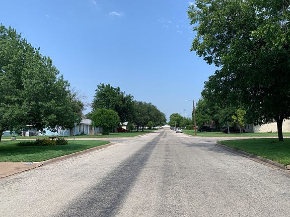 5th image of 2609 S 40th St