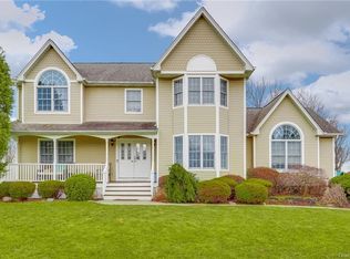 22 Arcadian Dr, Spring Valley, NY 10977