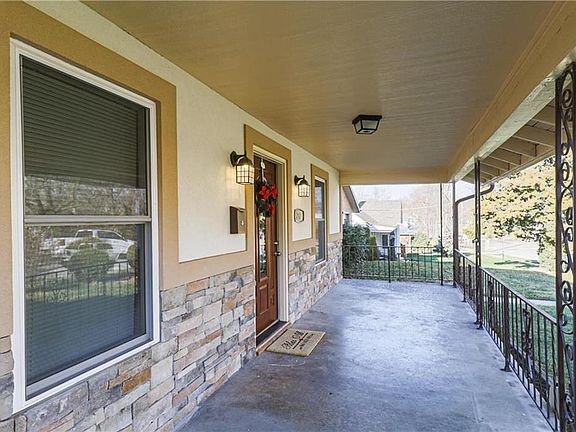 4th image of 212 S Crysler Ave
