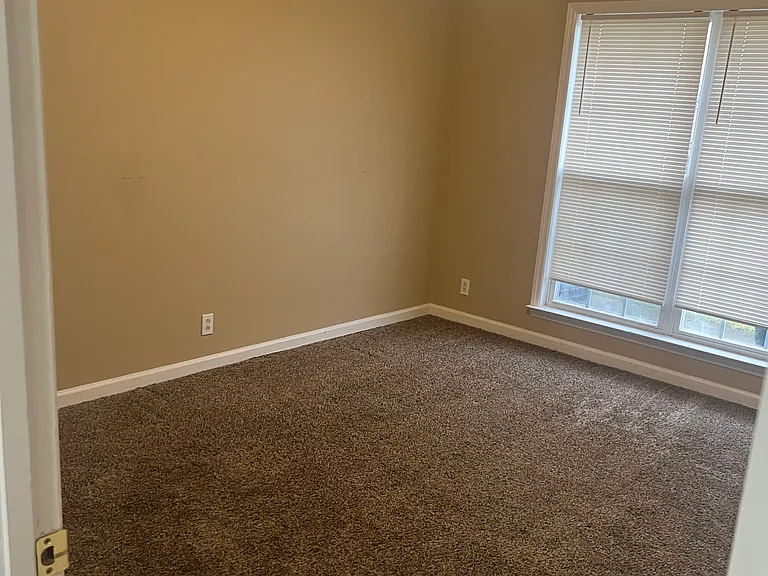 897 E Northfield Blvd — Photo 14