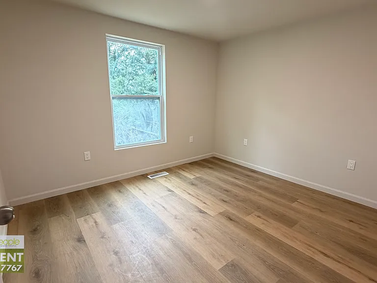 114 Couch St — Photo 16