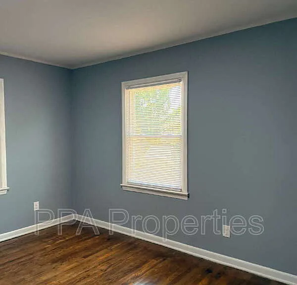 221 Willow Ave — Photo 7