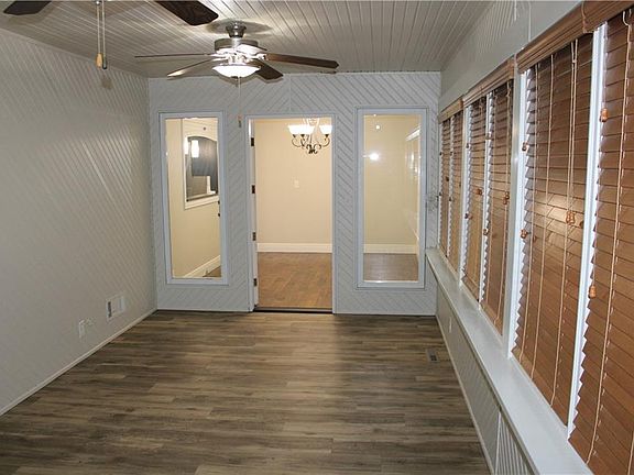 5th image of 949 S 250th St