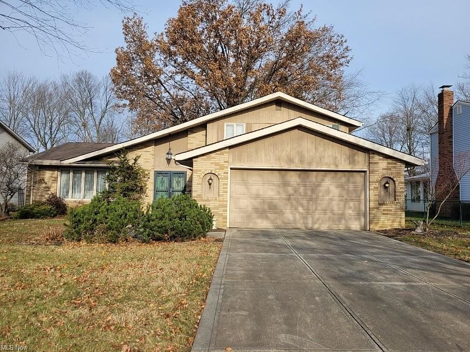 1st image of 16969 Deer Path Dr