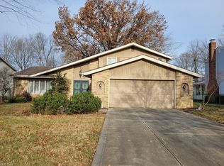 16969 Deer Path Dr, Strongsville, OH 44136