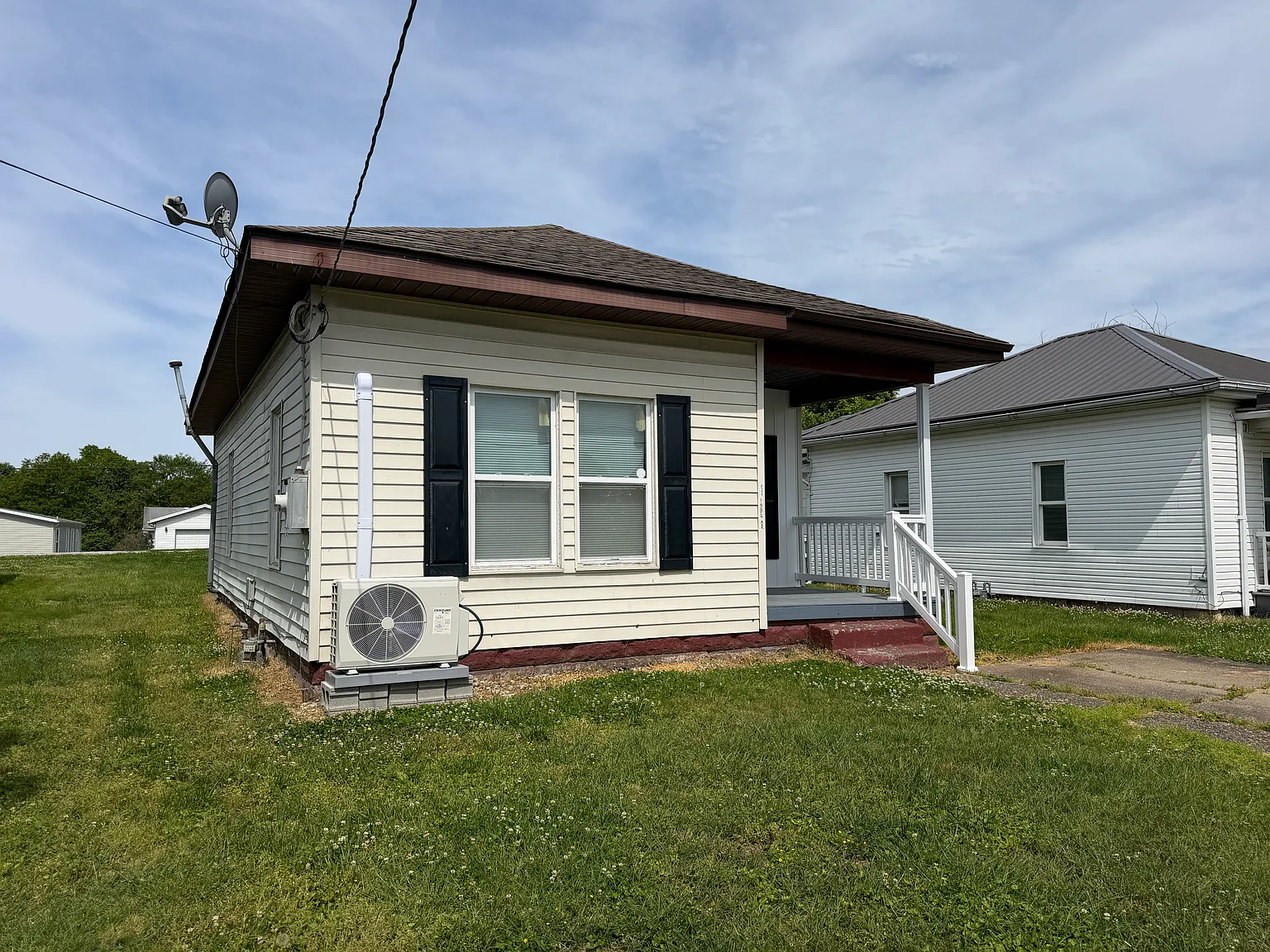 3 bed, 753 sqft, $1,200 — Photo 2
