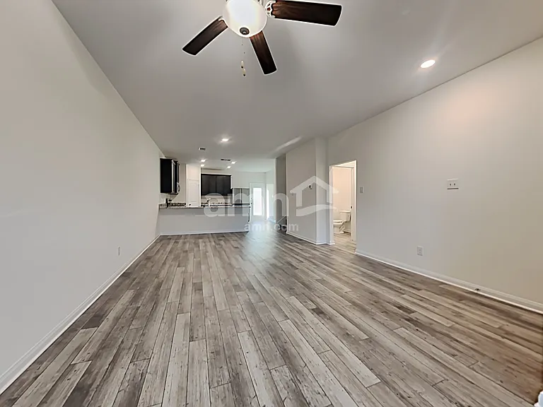 1211 Treeta Trl — Photo 8