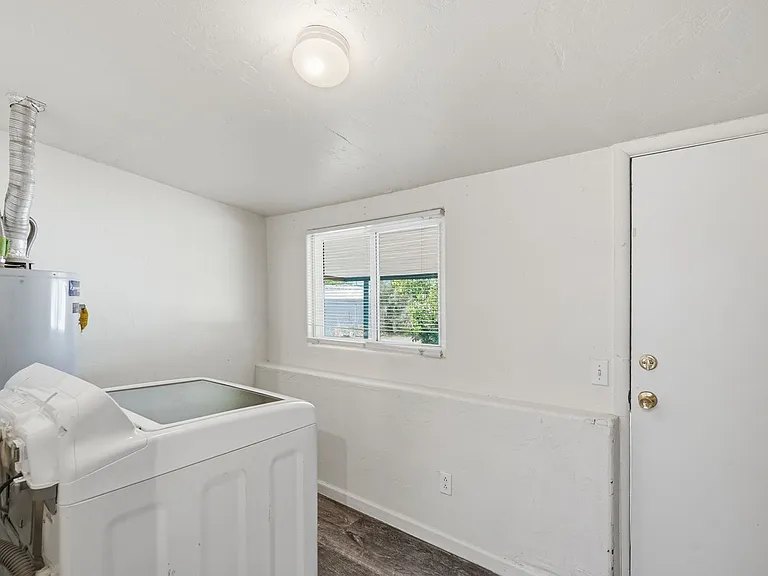 4608 S Fremont Ave — Photo 30