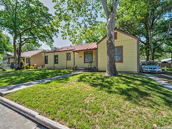 4th image of 238 E Craig Pl