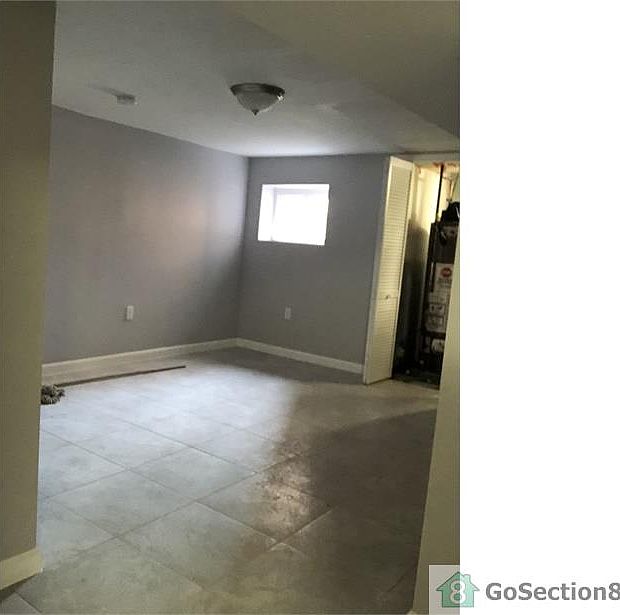 2nd image of 579 Bramhall Ave #1