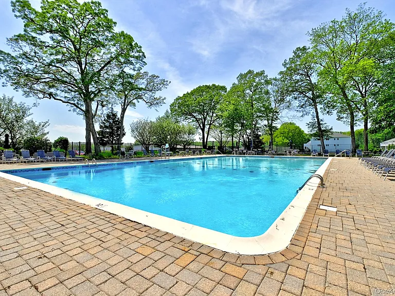 44 Fox Hill Dr — Photo 34
