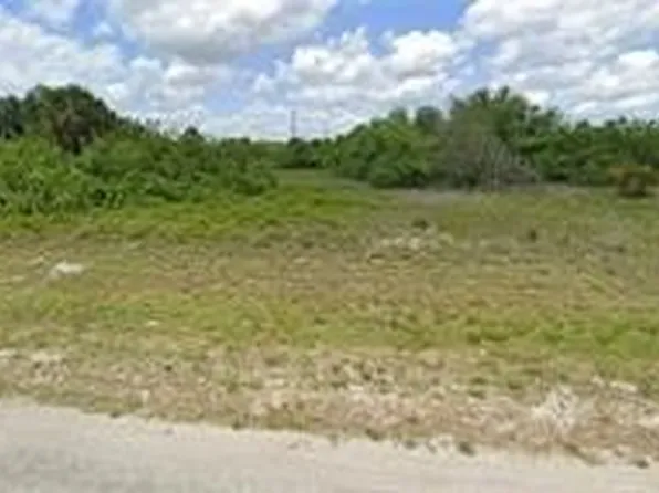 8022 Sunrise Cir, Labelle, FL 33935