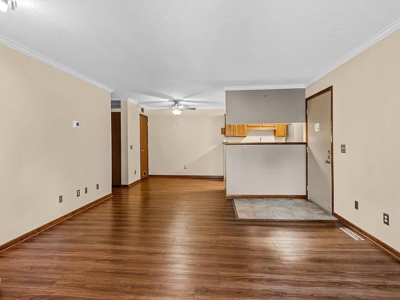 5th image of 2296 Benson Ave APT G