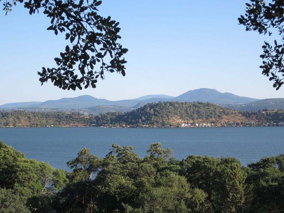 CENTER VIEW ABOVE TREE LINE