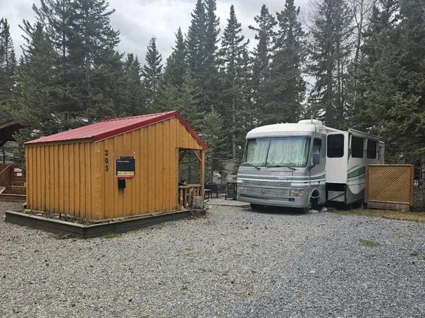 200 4th Ave SW #203, Sundre, AB T0M 1X0